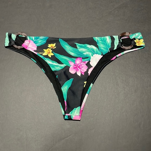 Cheeky black floral bikini bottom with ring design in women’s size small - Picture 2 of 7